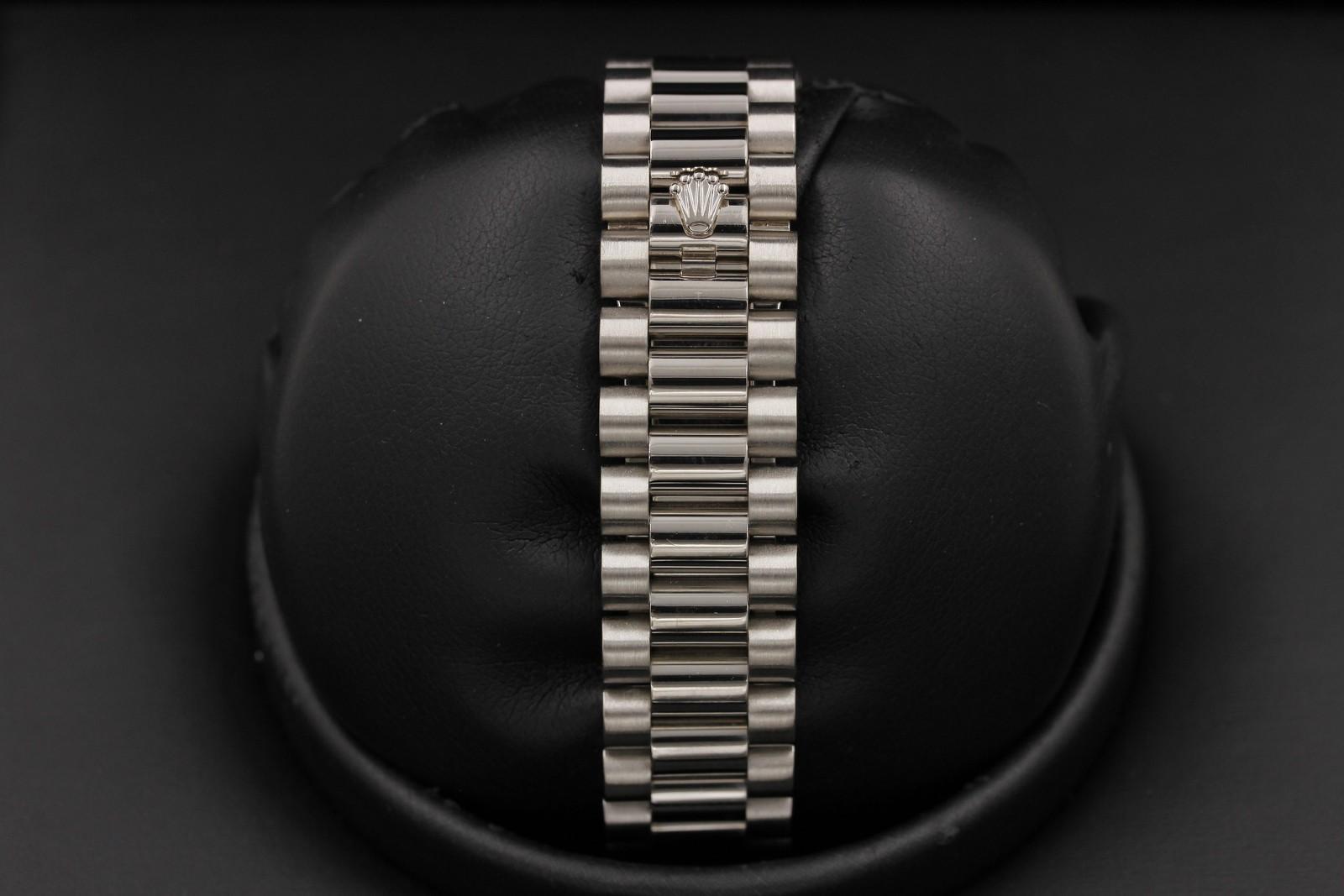 Watch Image 6