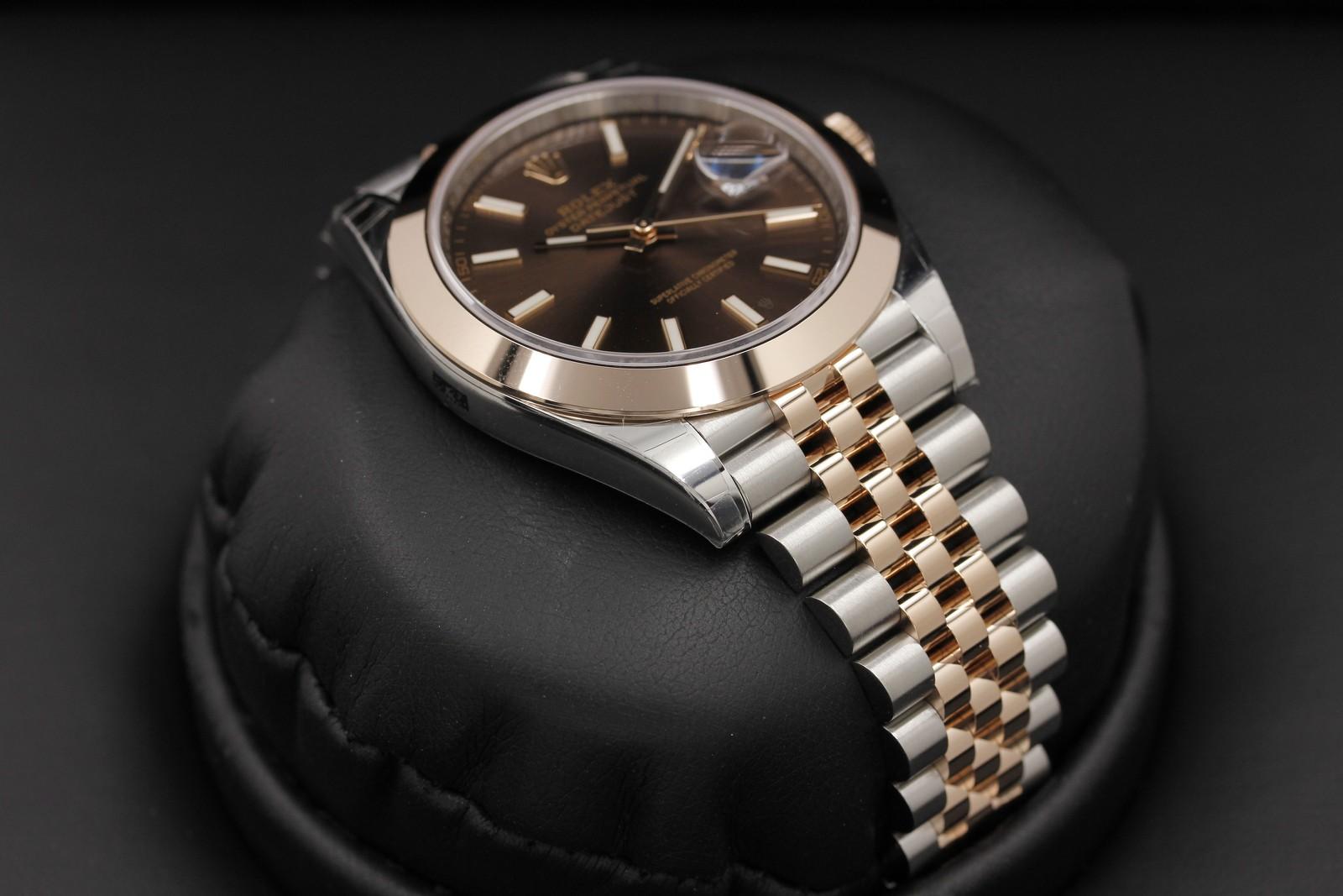 Watch Image 6