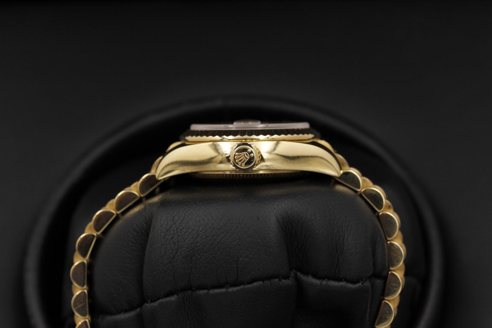 Watch Image 3