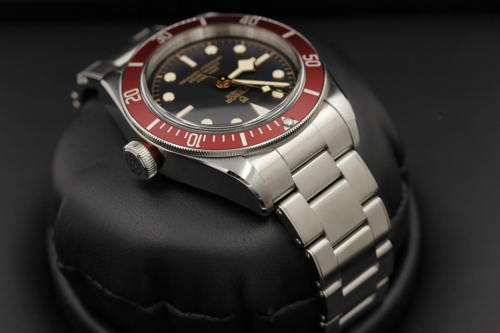 Watch Image 4