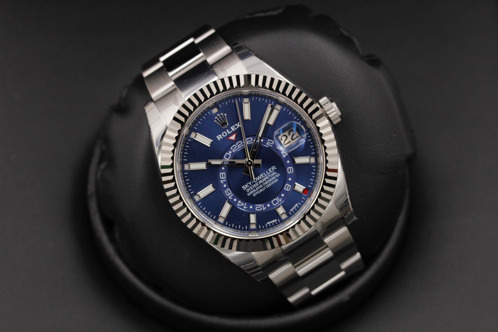 Watch Image 9