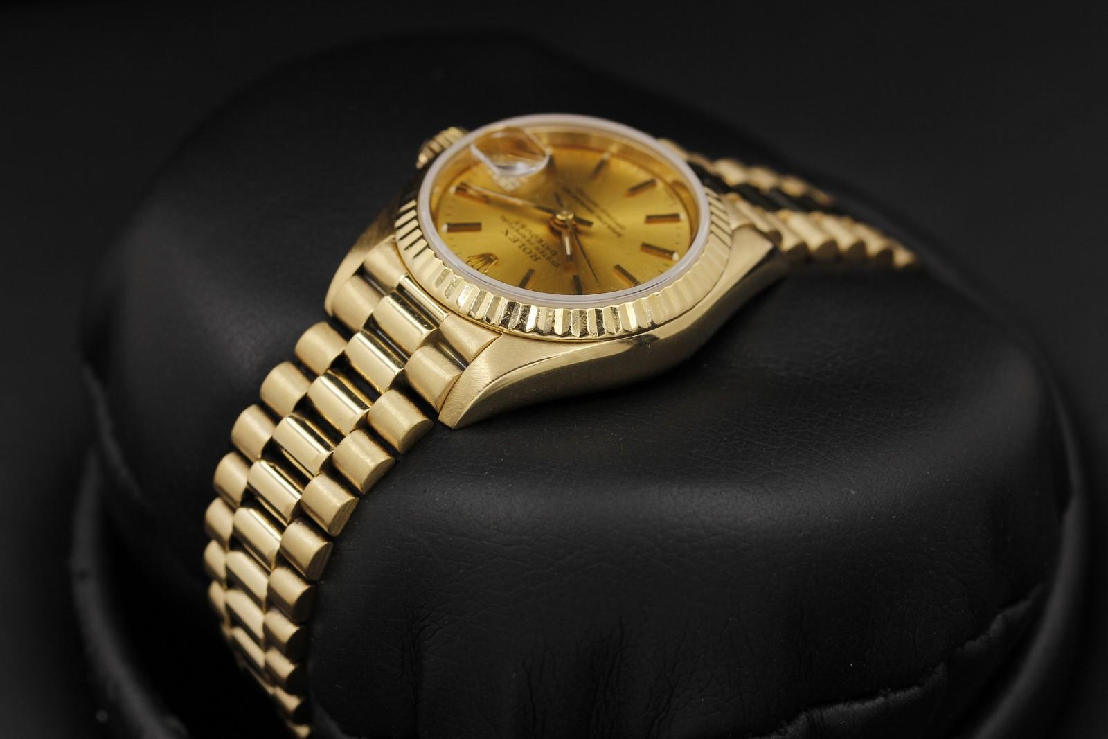 Watch Image 5