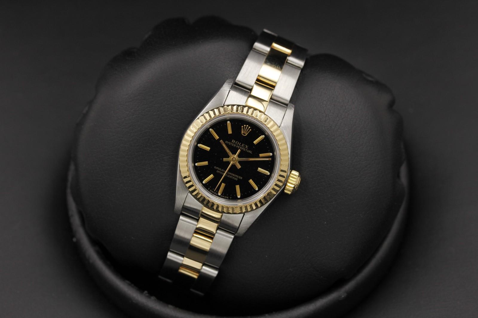 Watch Image 10