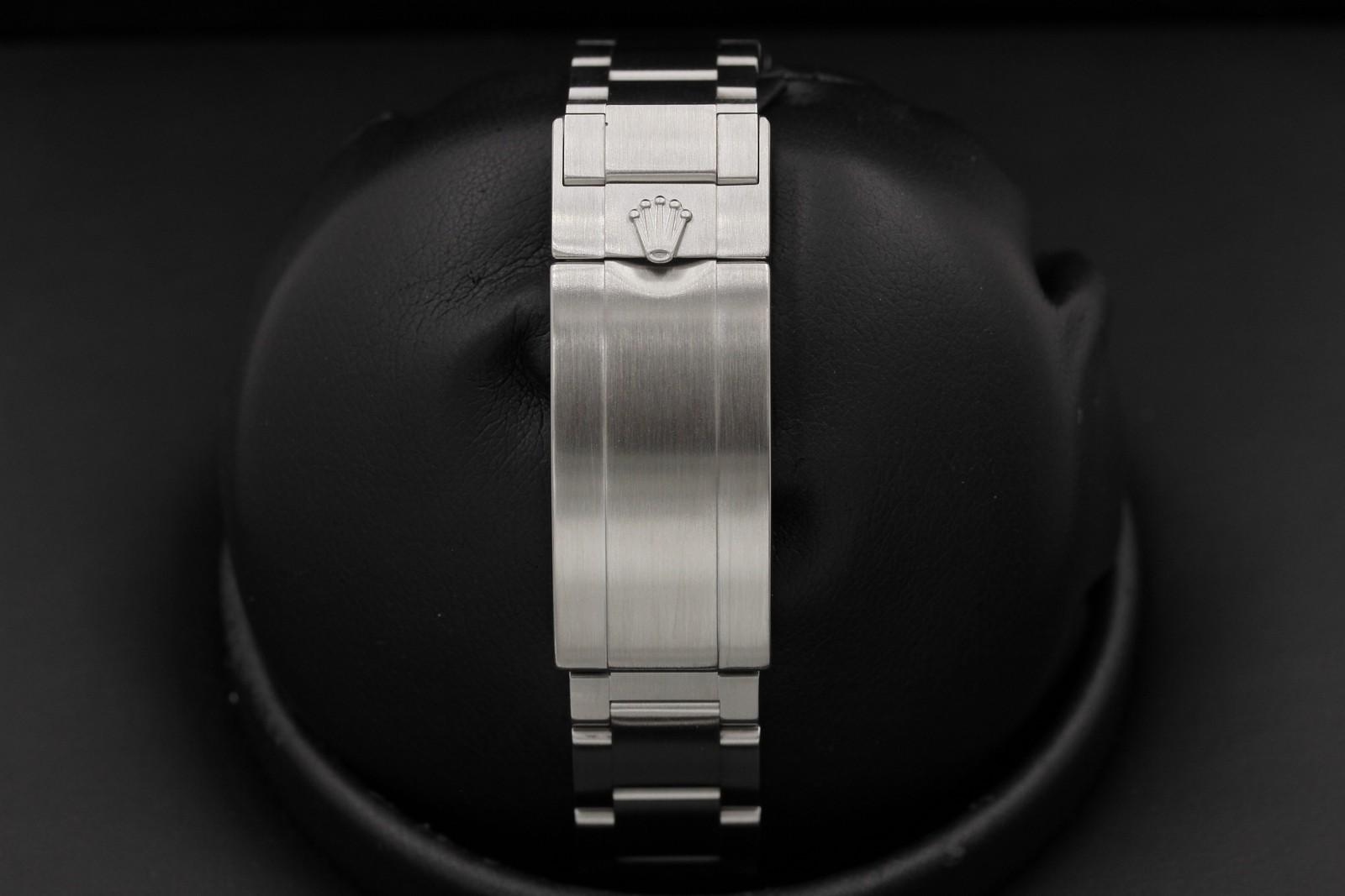 Watch Image 7