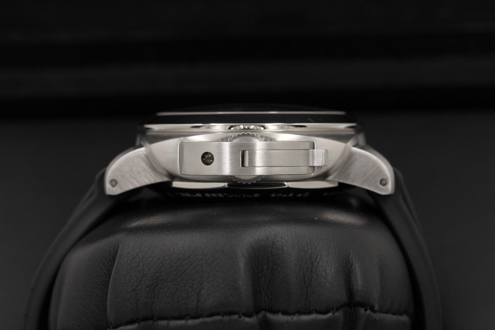 Watch Image 3