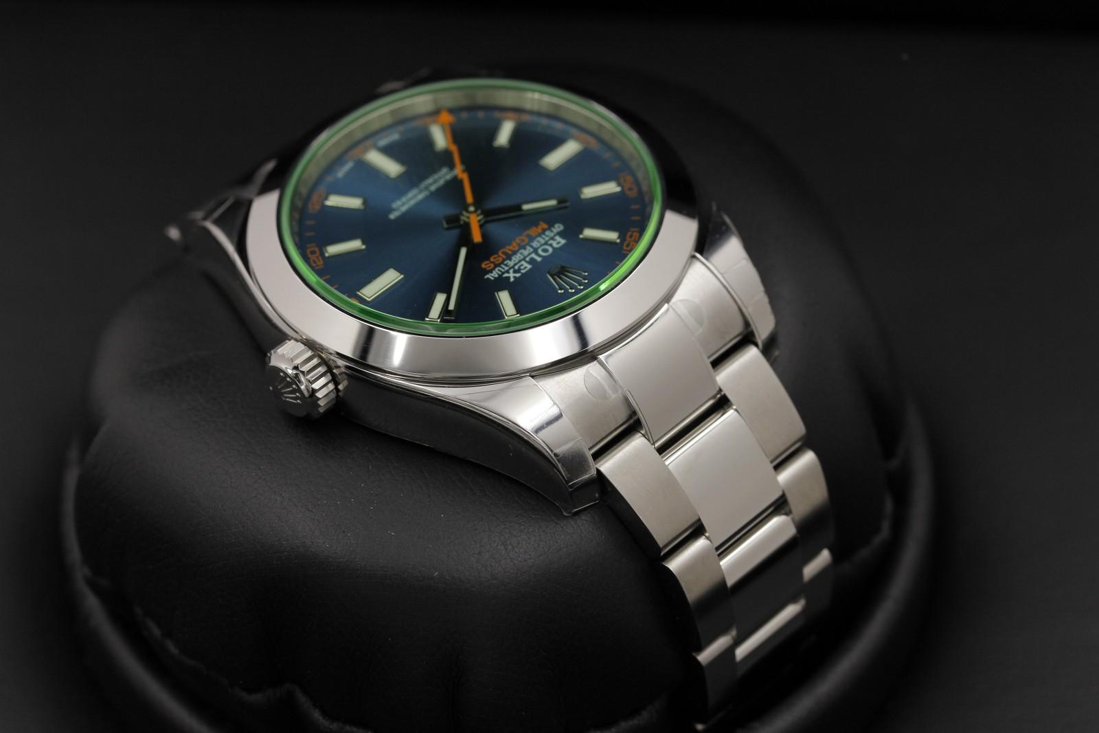 Watch Image 4
