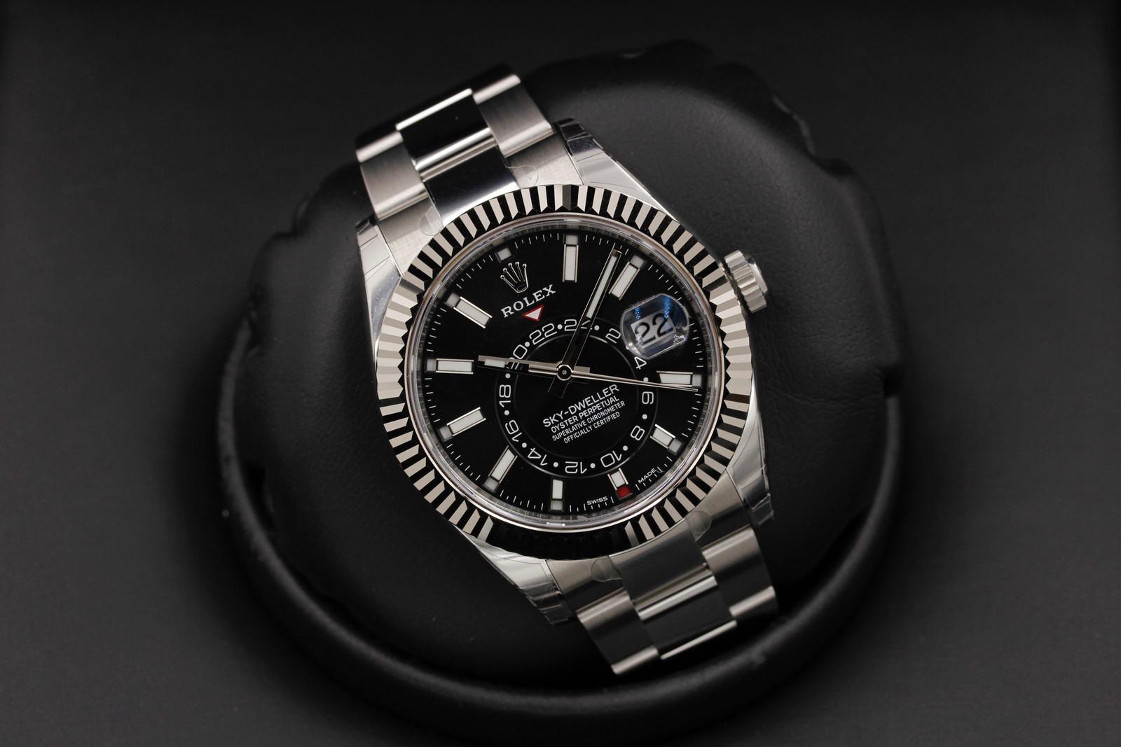 Watch Image 9