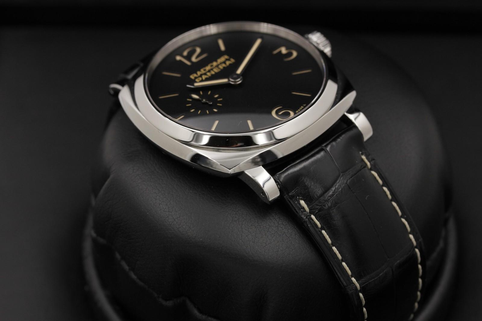 Watch Image 6