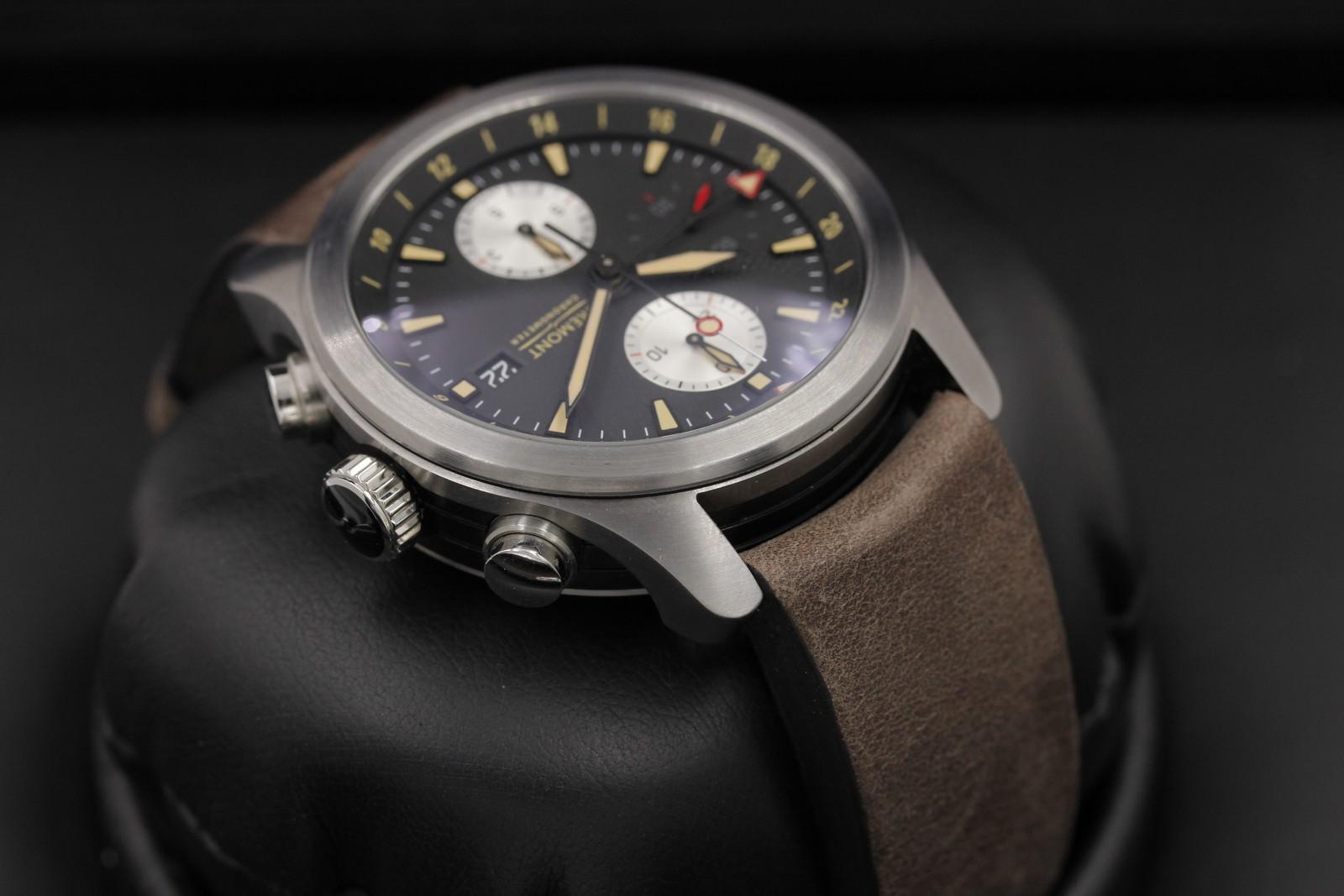 Watch Image 4