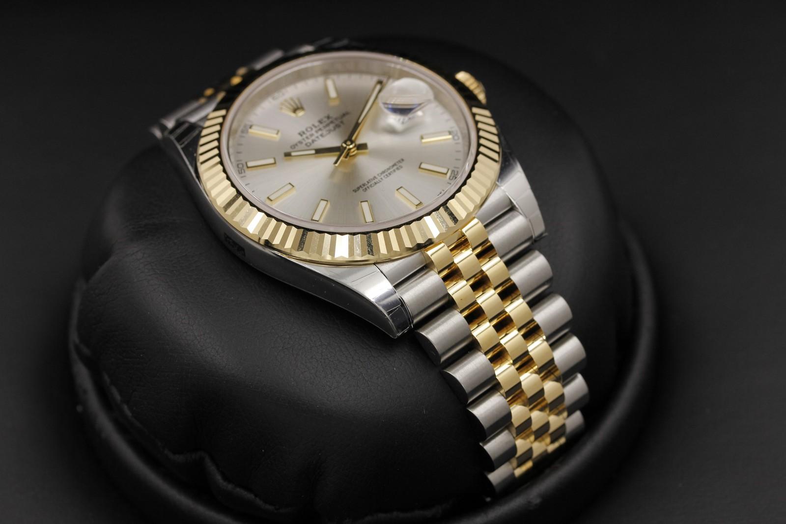Watch Image 6