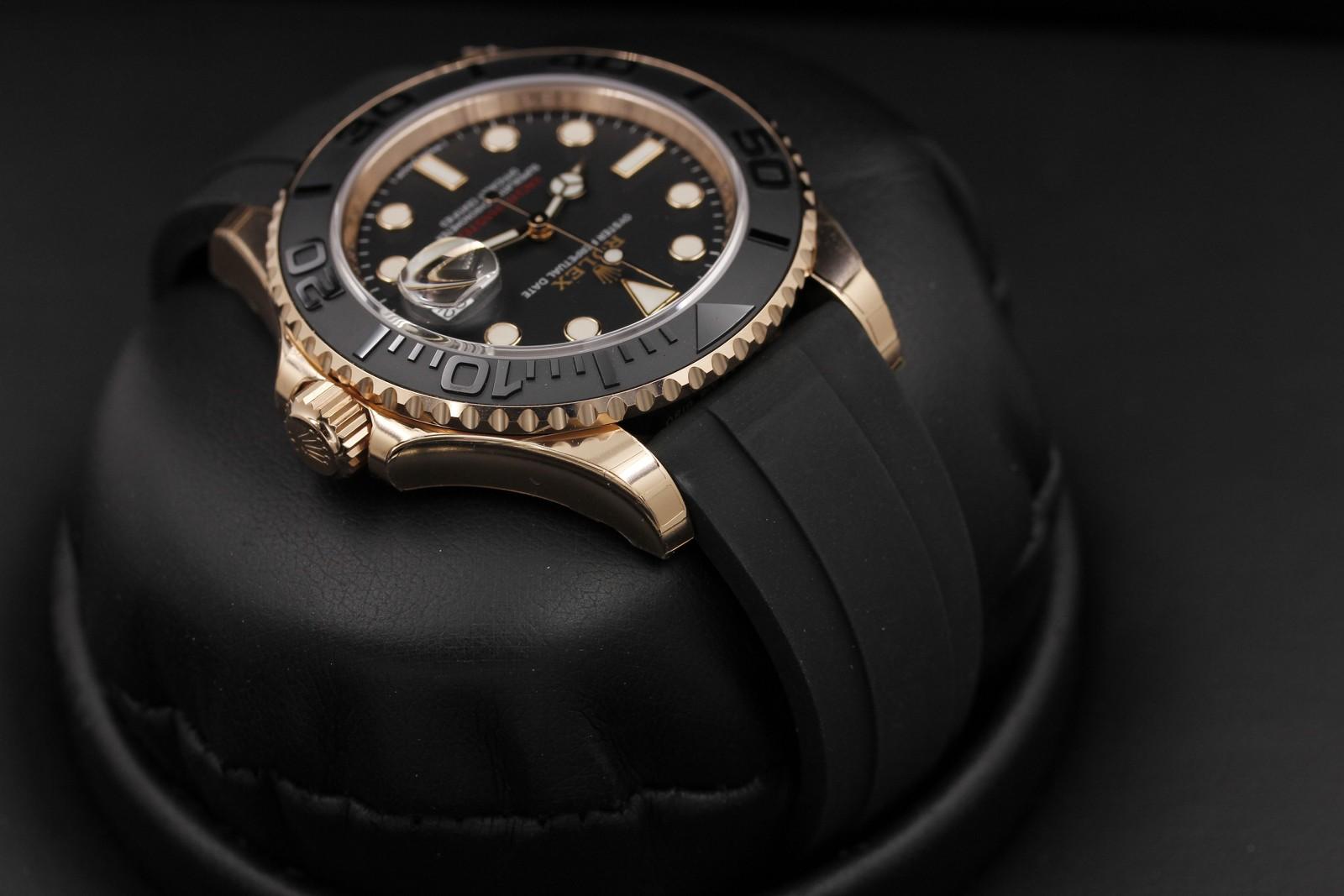 Watch Image 4