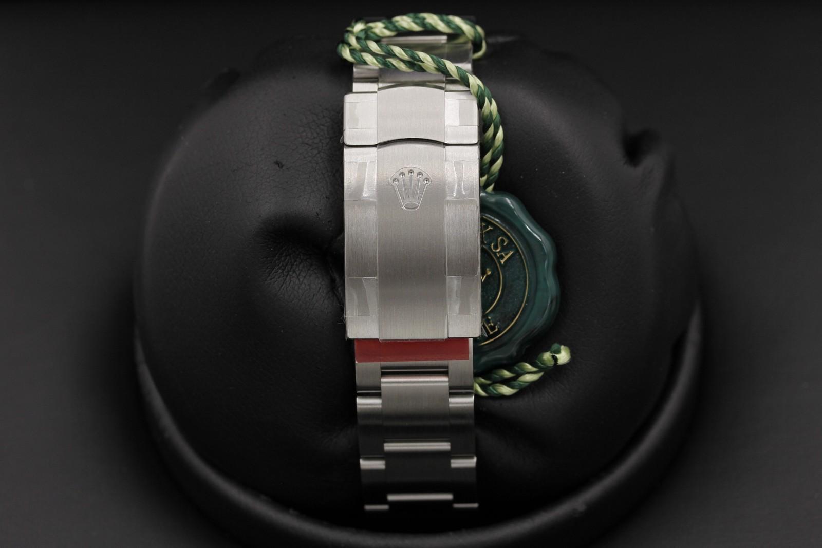 Watch Image 7
