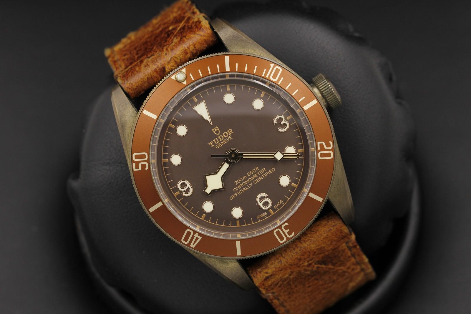 Watch Image 9