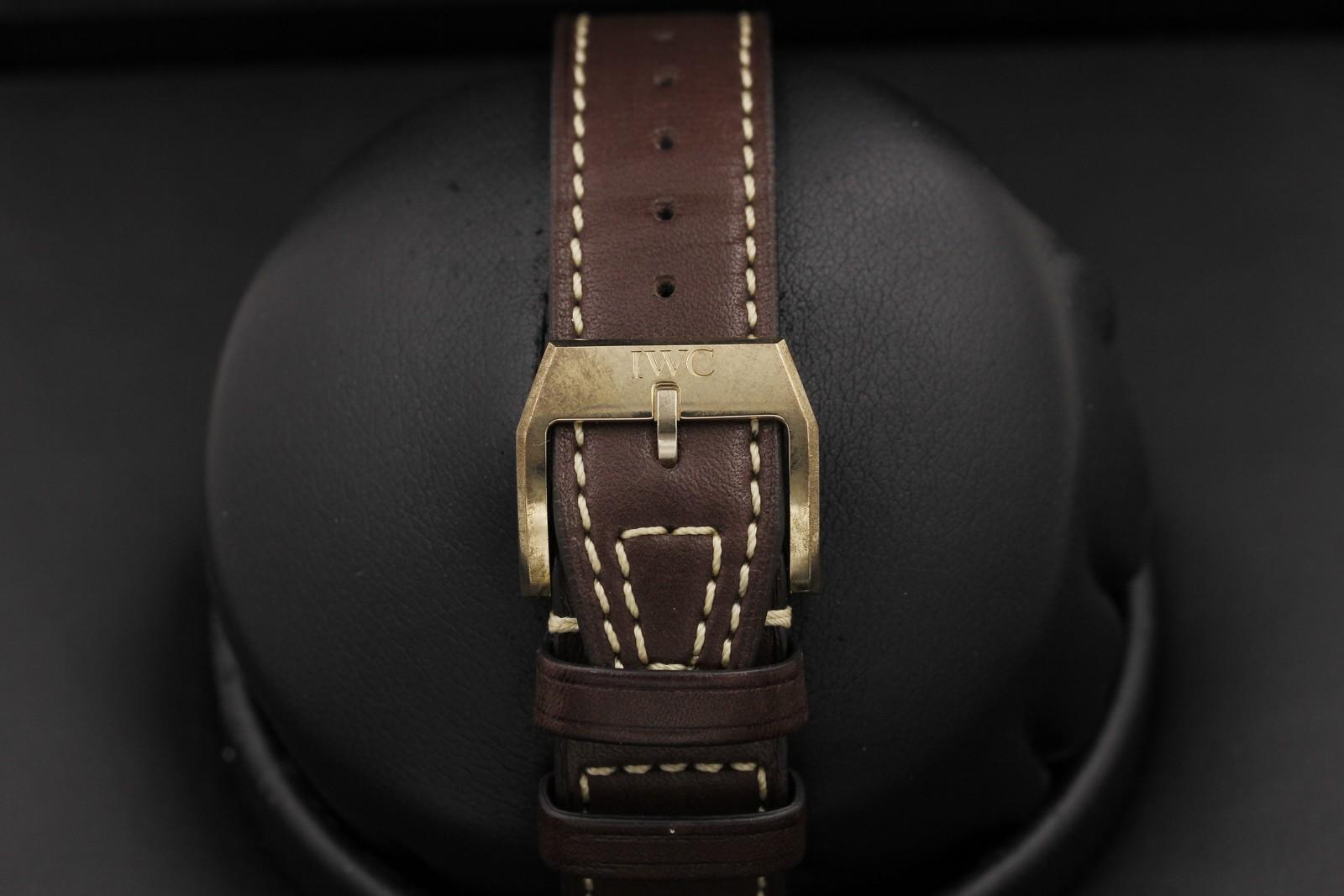 Watch Image 7