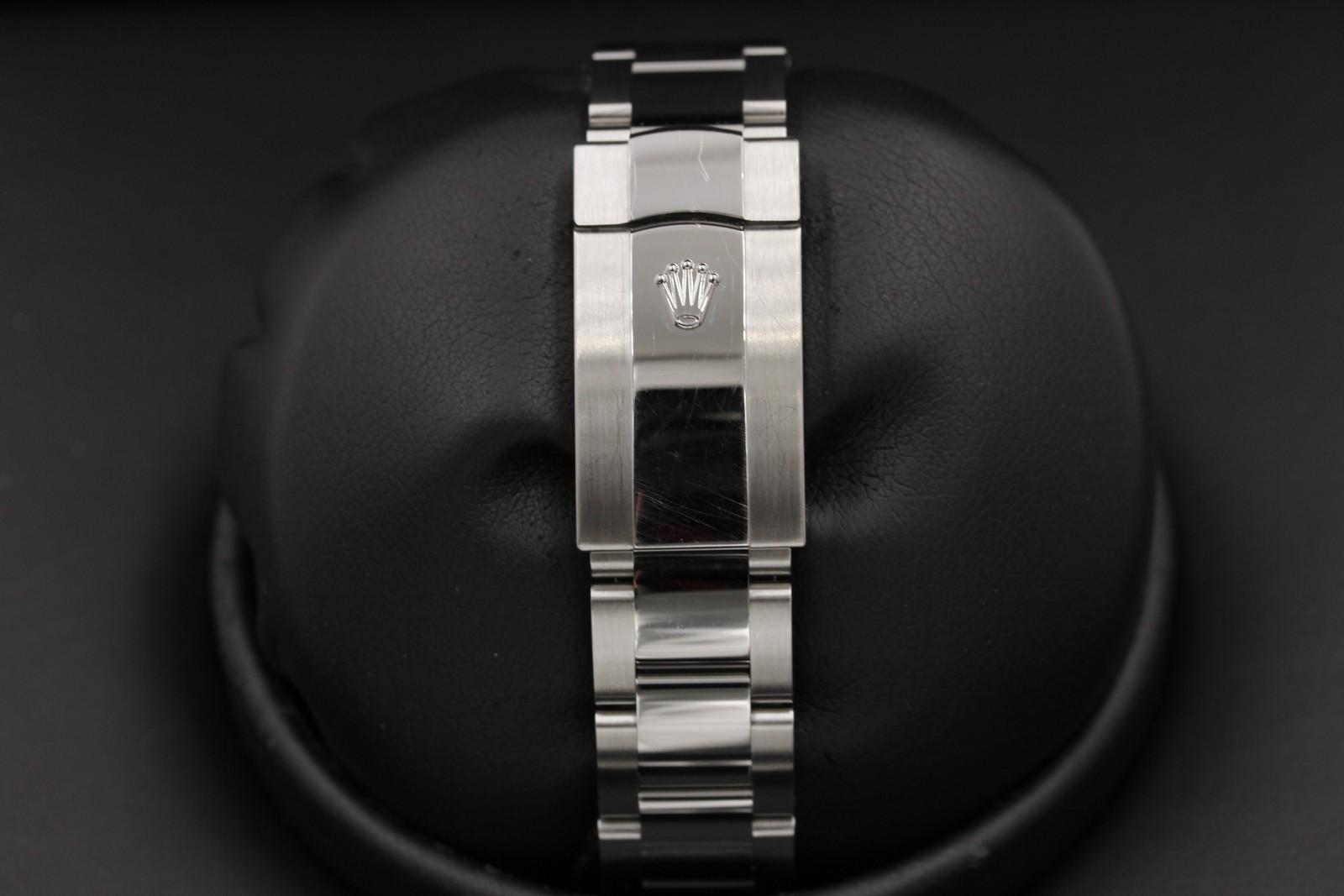 Watch Image 7