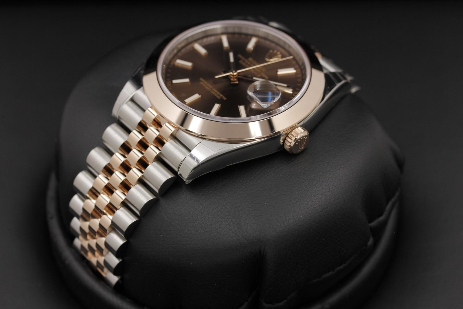 Watch Image 2