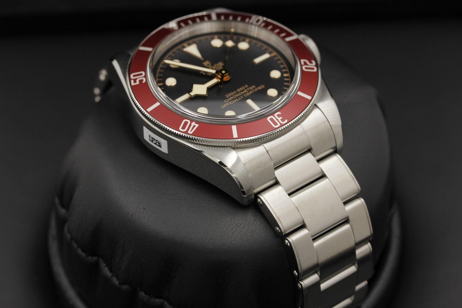 Watch Image 6