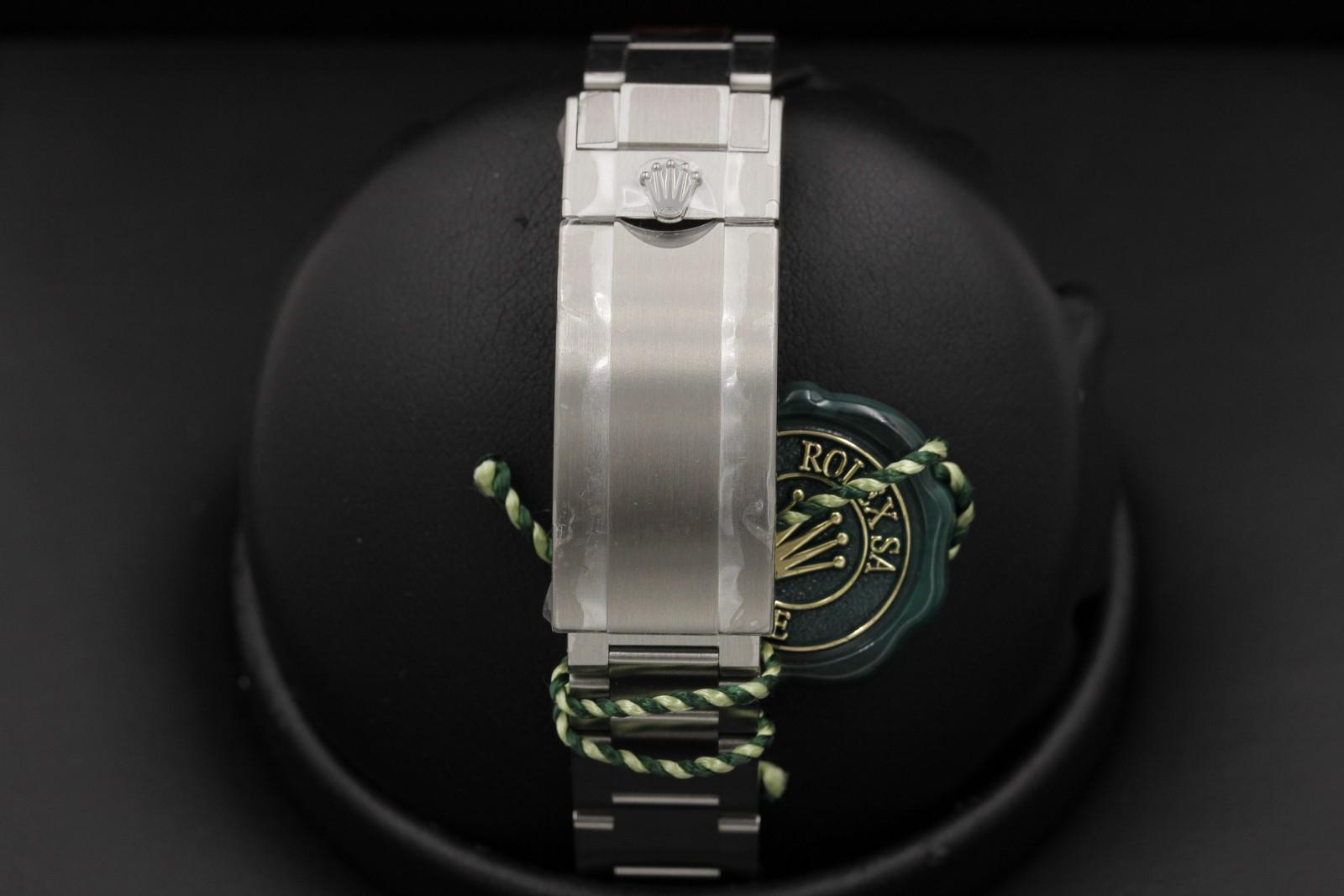 Watch Image 7