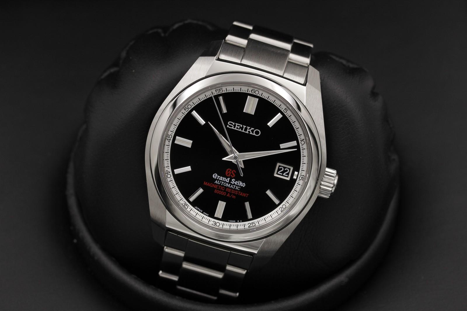 Watch Image 9