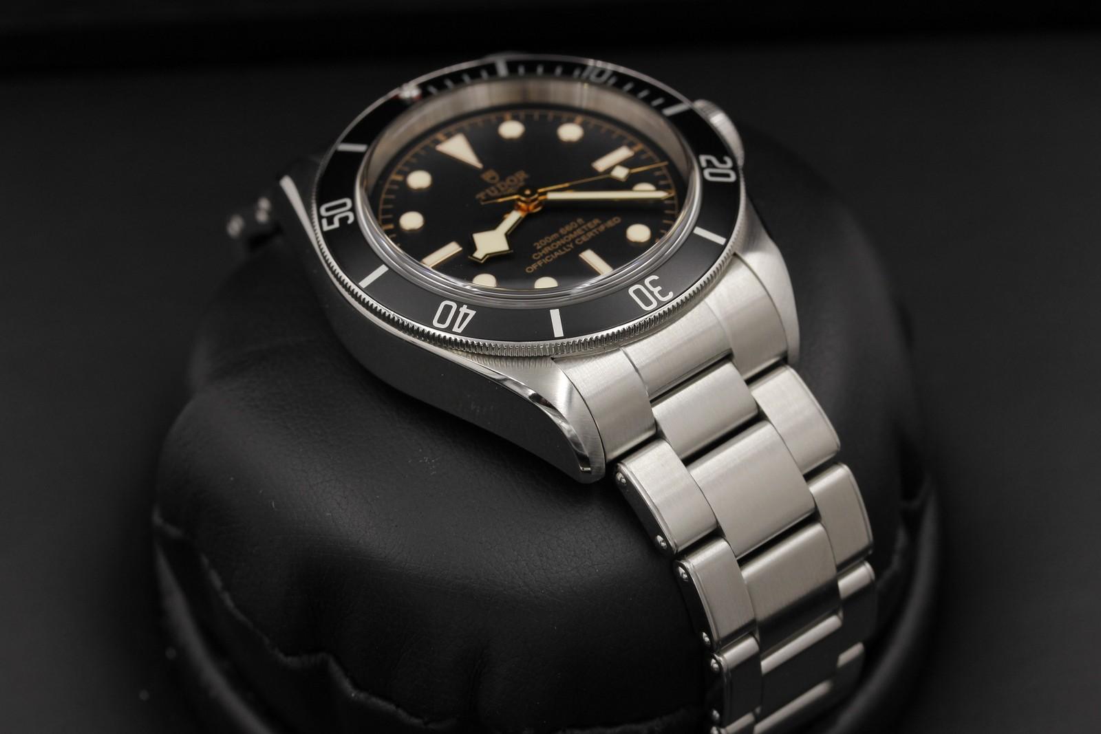 Watch Image 6