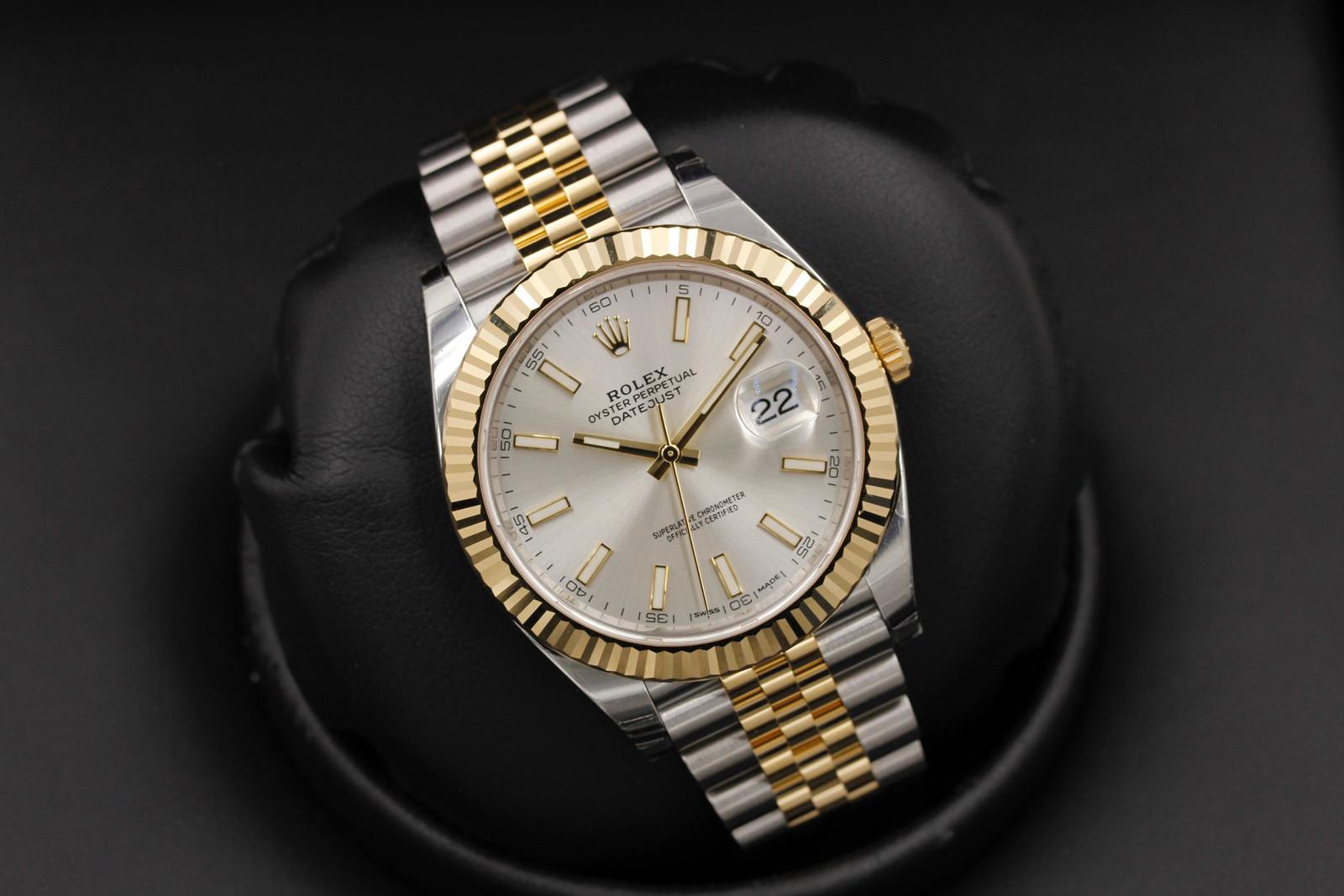 Watch Image 9
