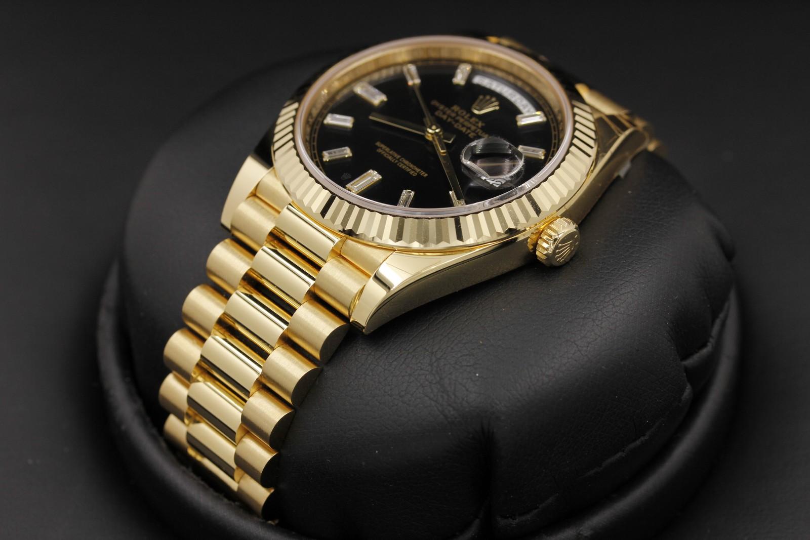 Watch Image 2
