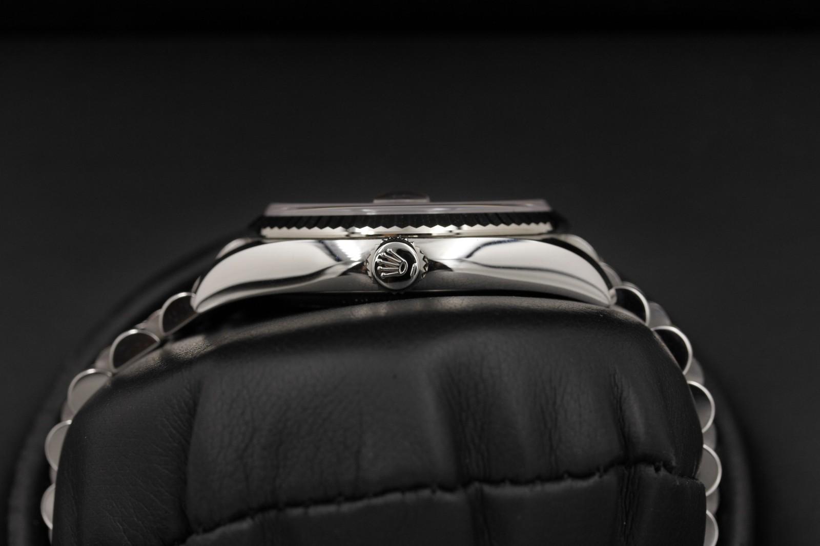 Watch Image 3