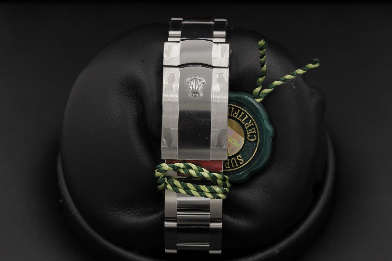 Watch Image 7
