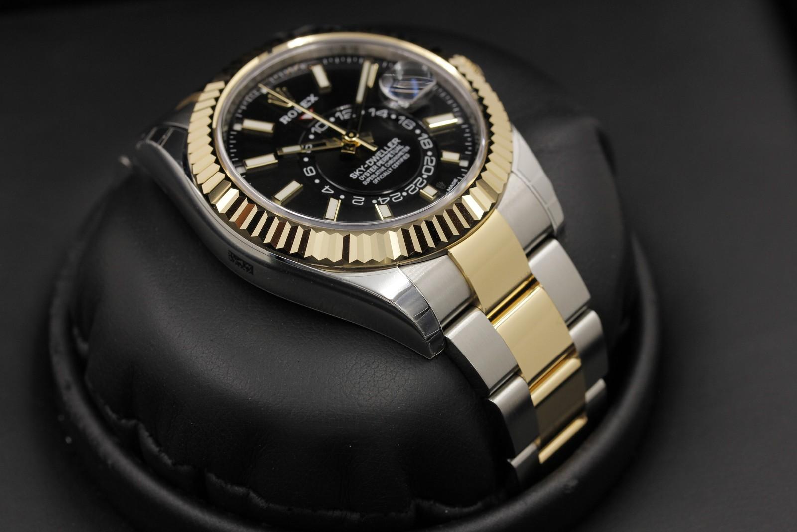 Watch Image 6
