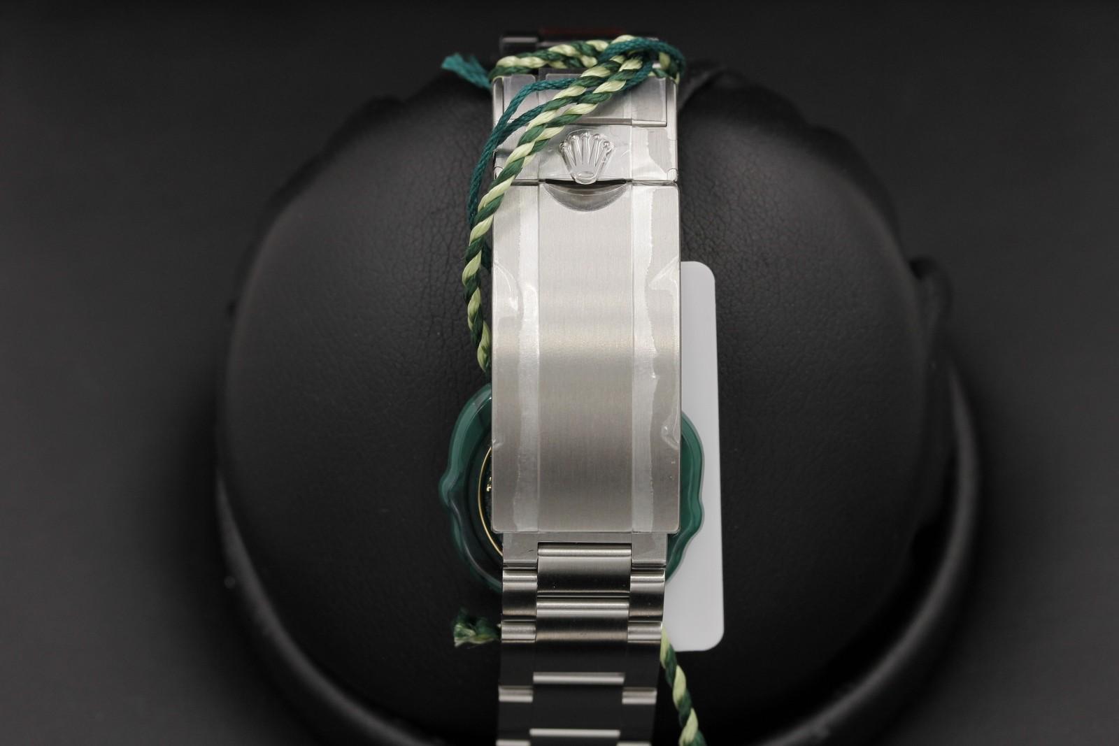 Watch Image 7