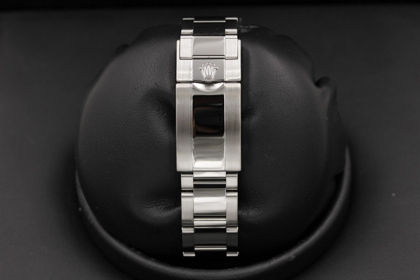 Watch Image 7