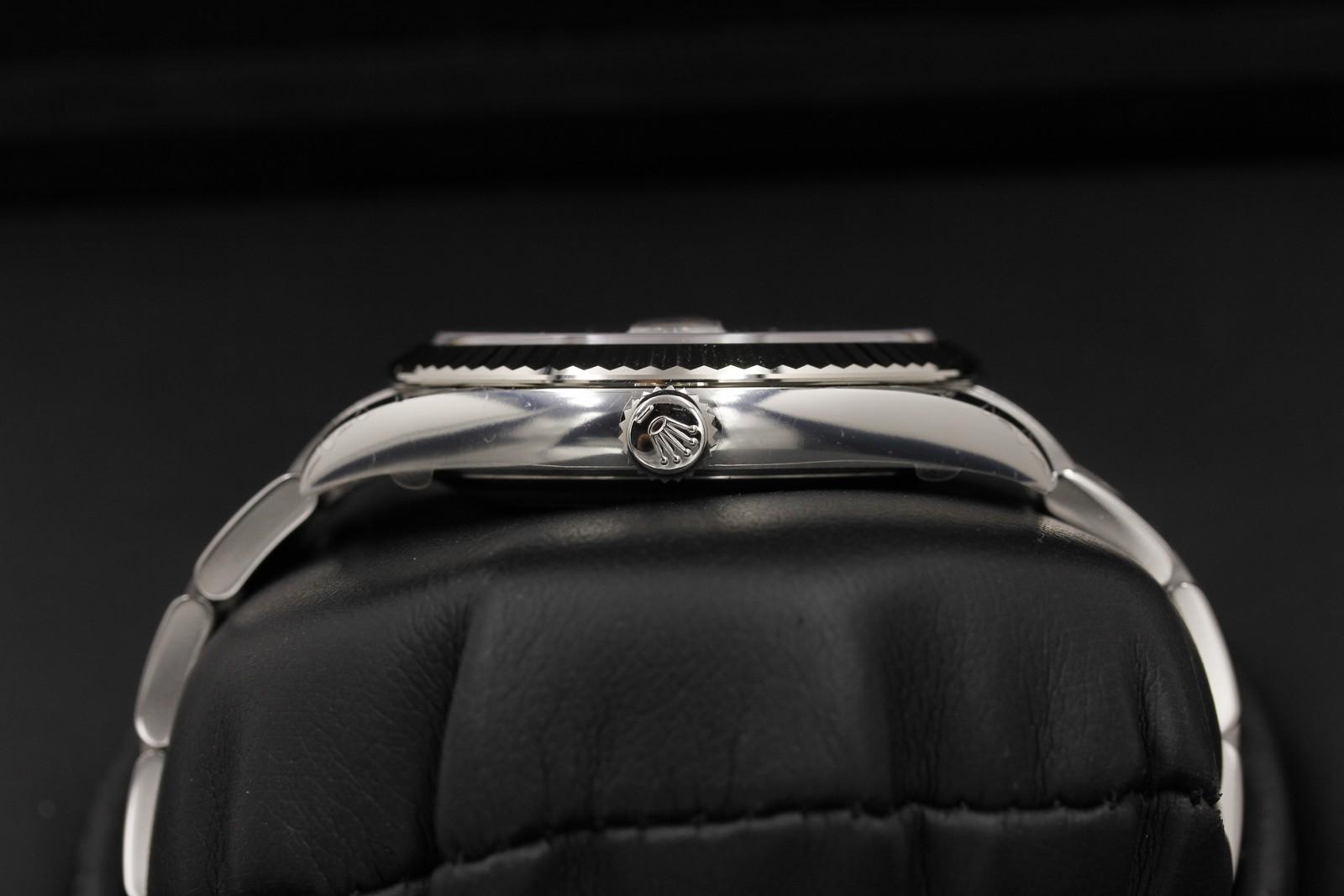 Watch Image 3