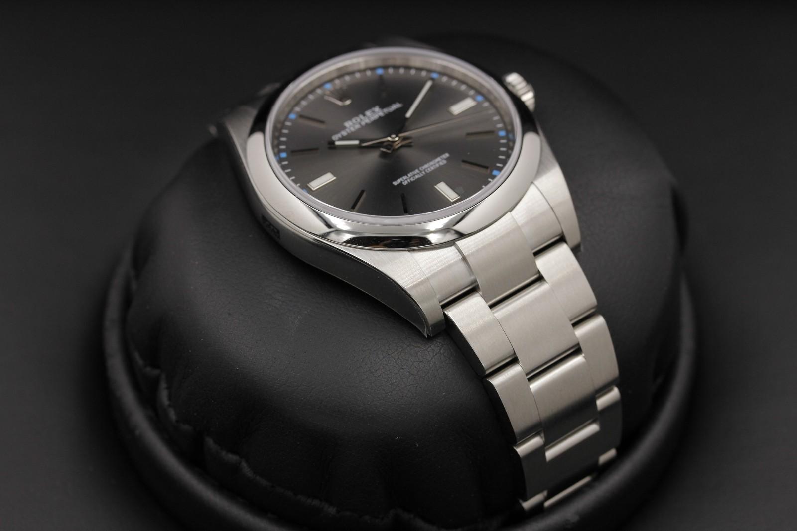 Watch Image 6