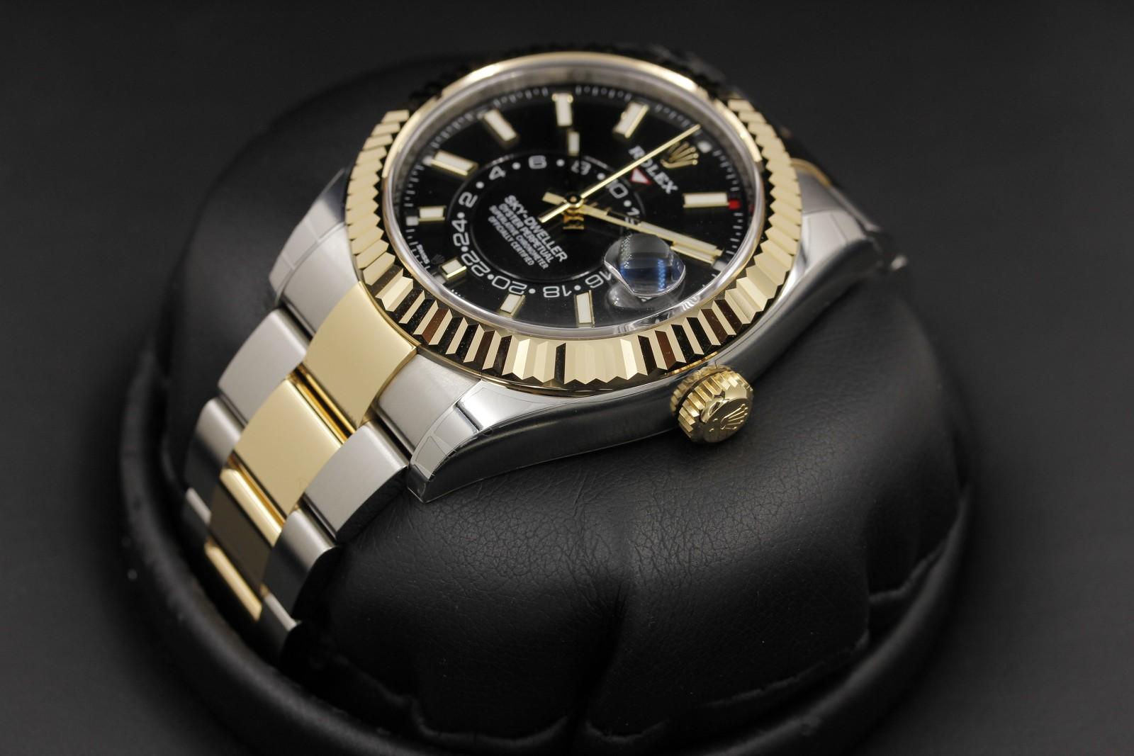 Watch Image 2