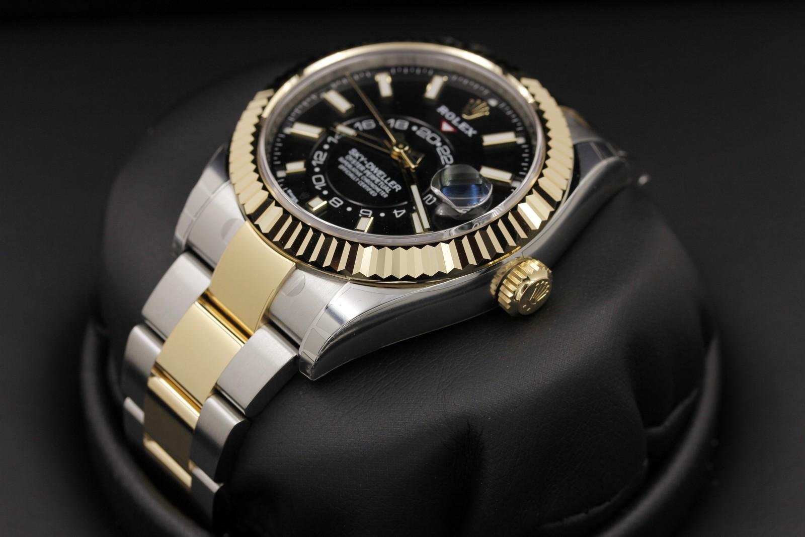 Watch Image 2