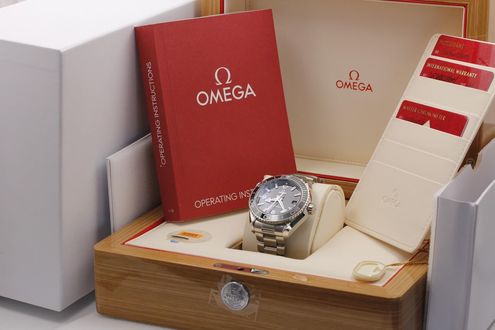 Watch Image 12