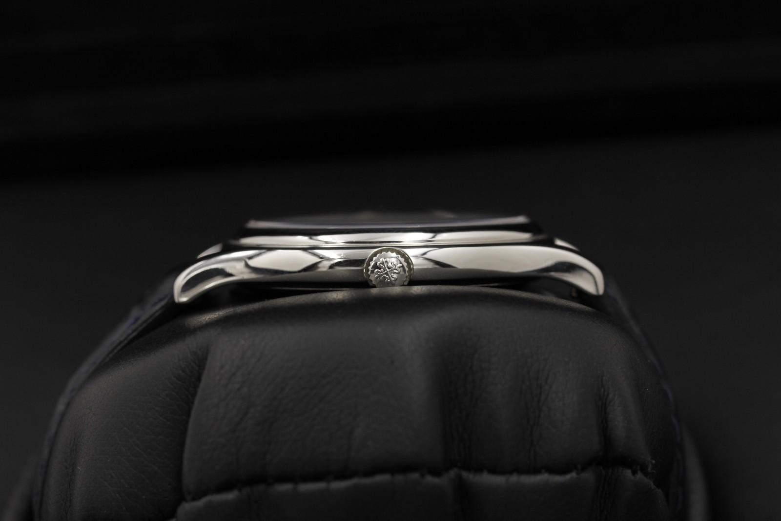 Watch Image 3