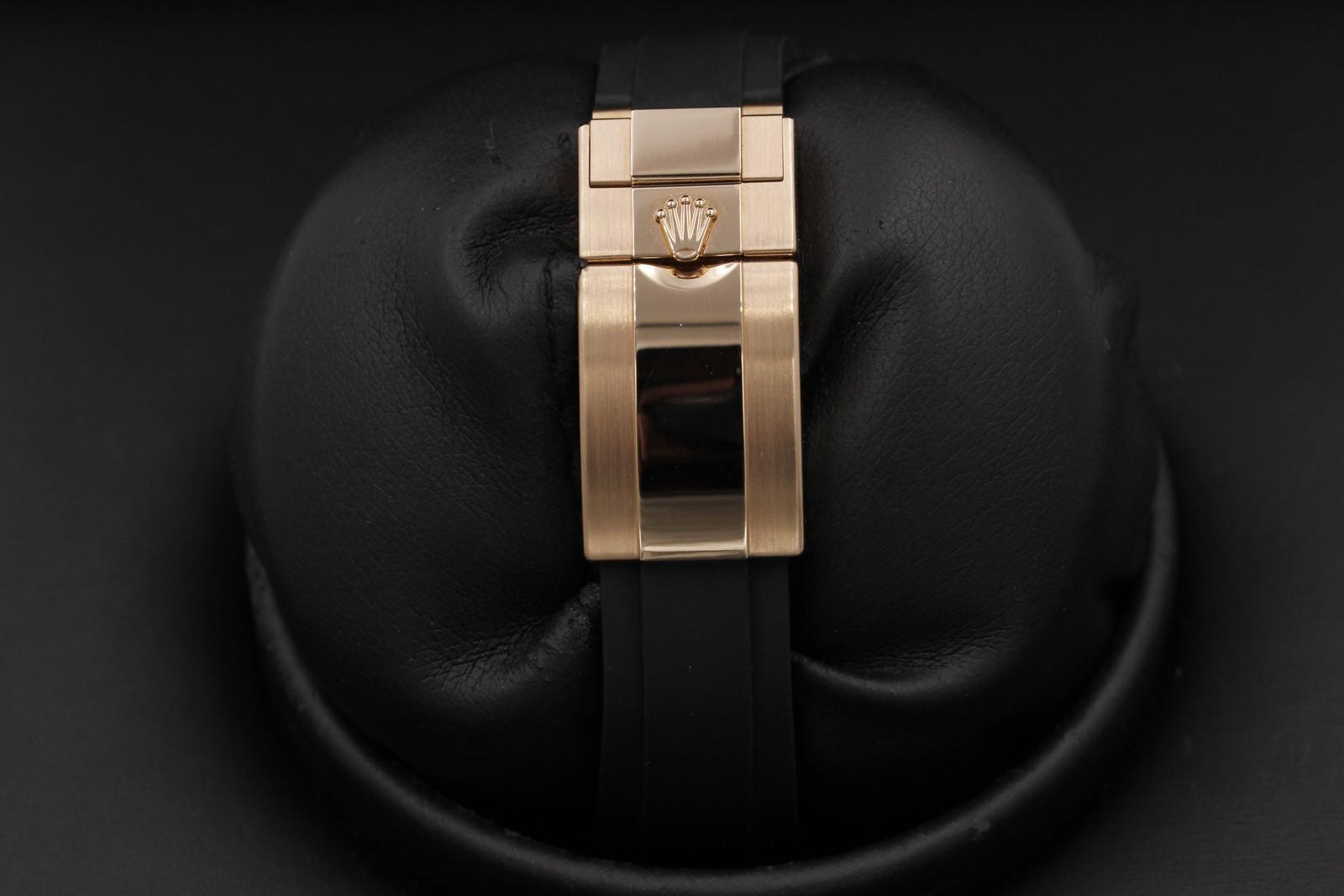 Watch Image 7