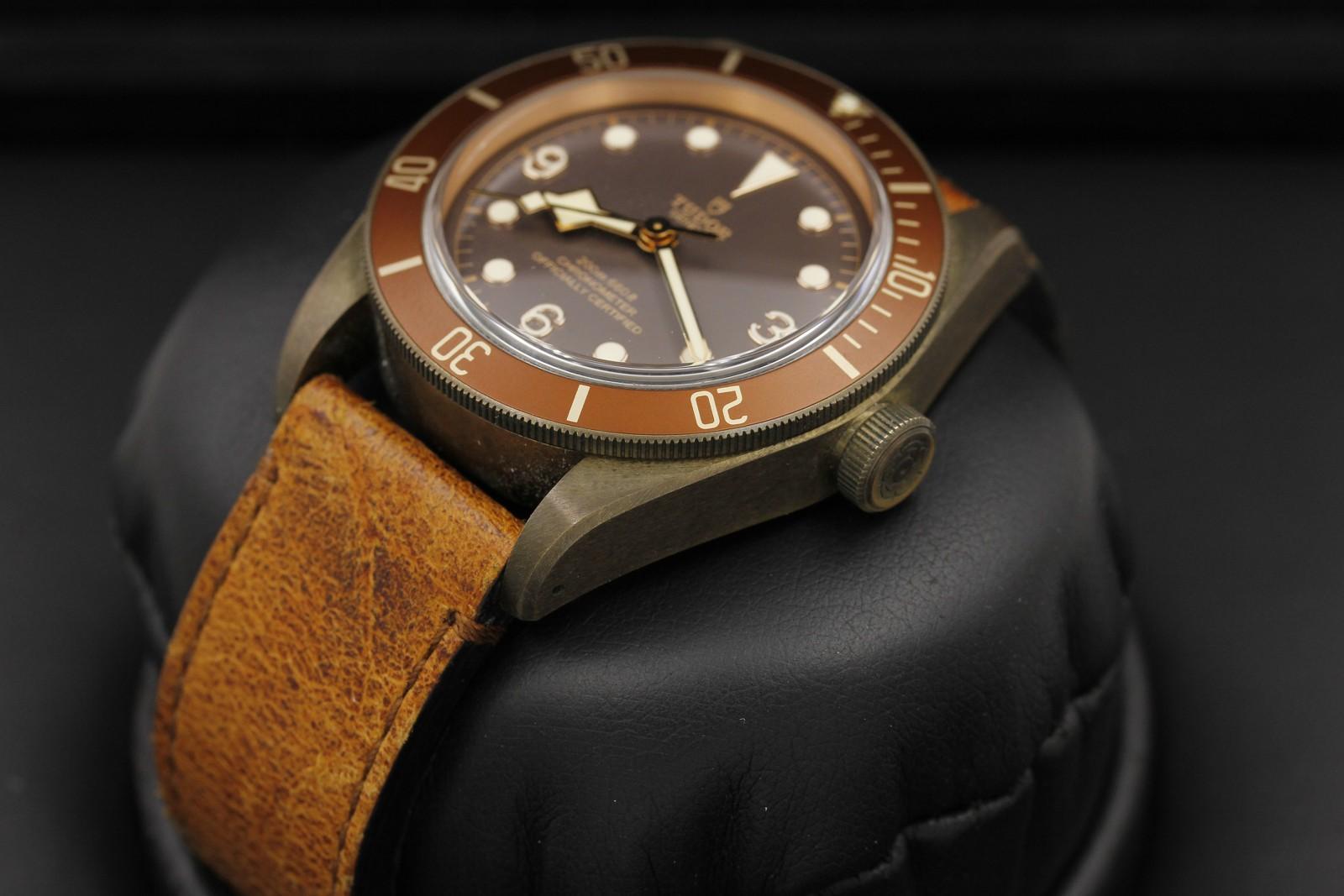 Watch Image 2