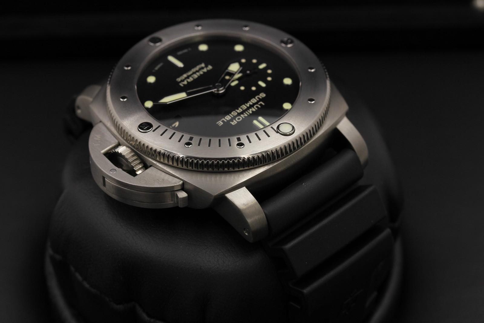 Watch Image 4