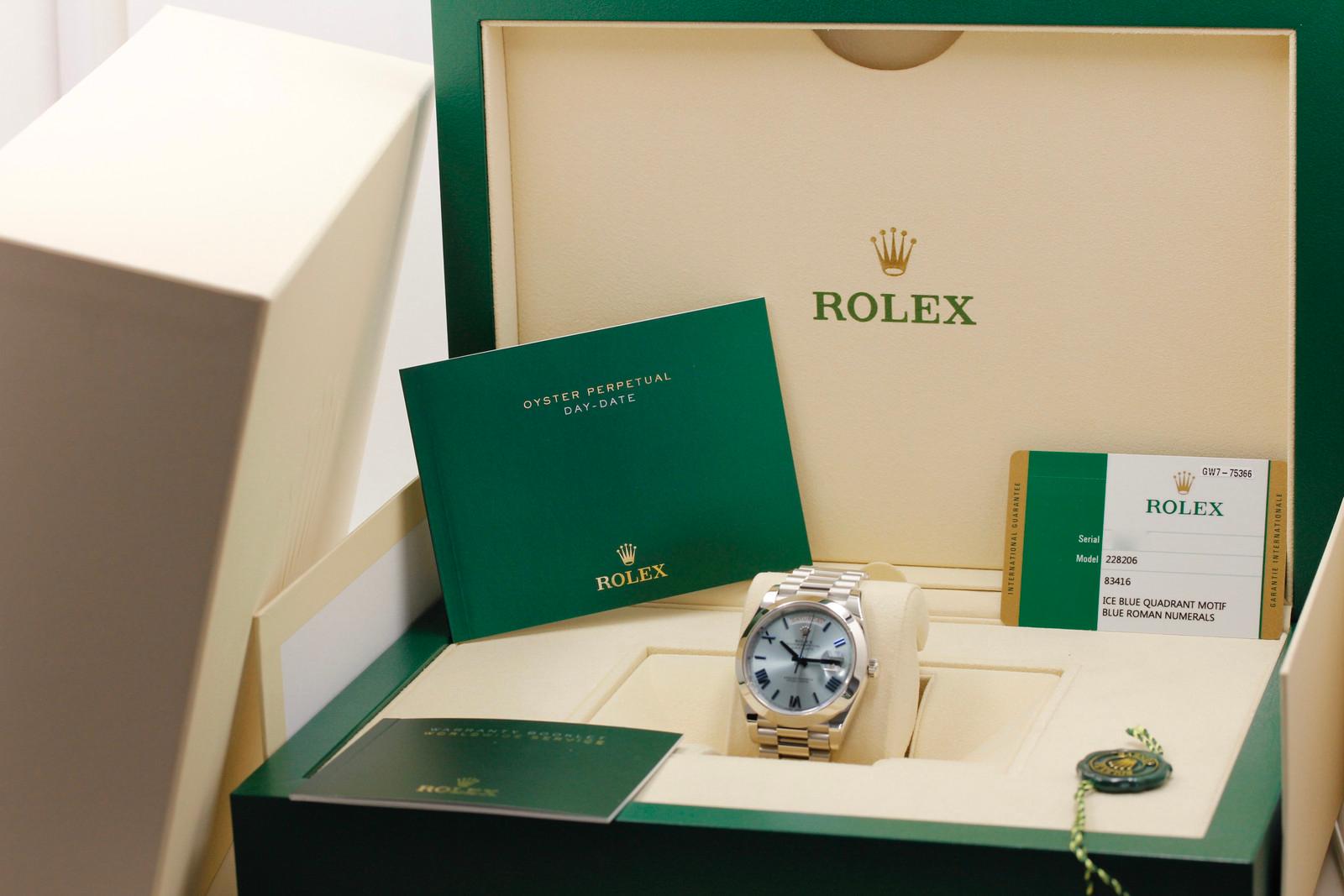 Watch Image 11
