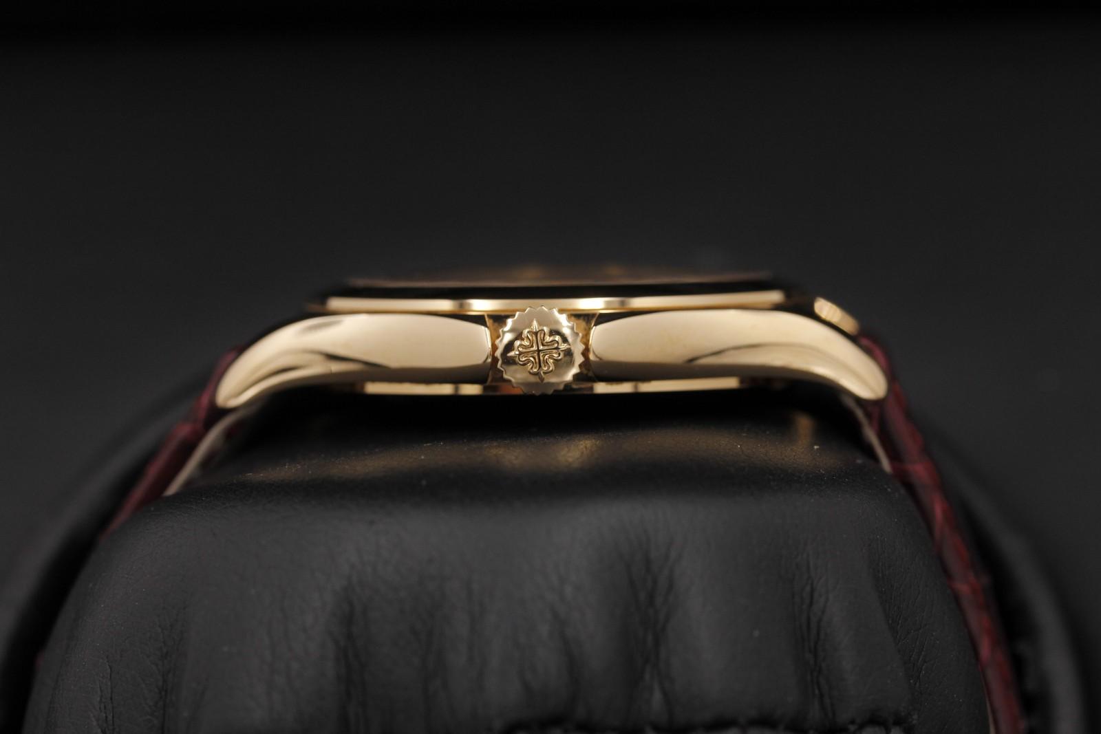 Watch Image 3