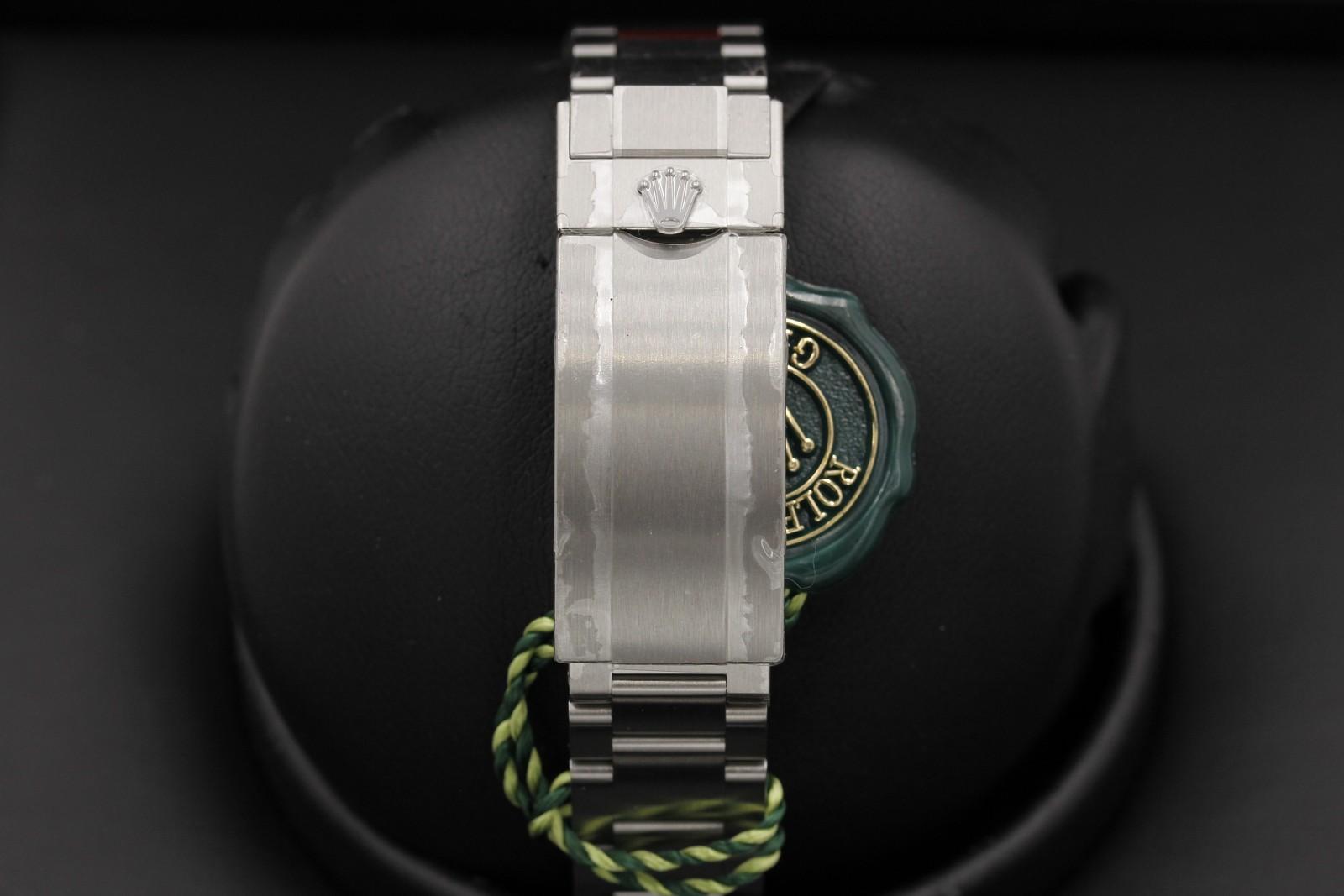 Watch Image 7