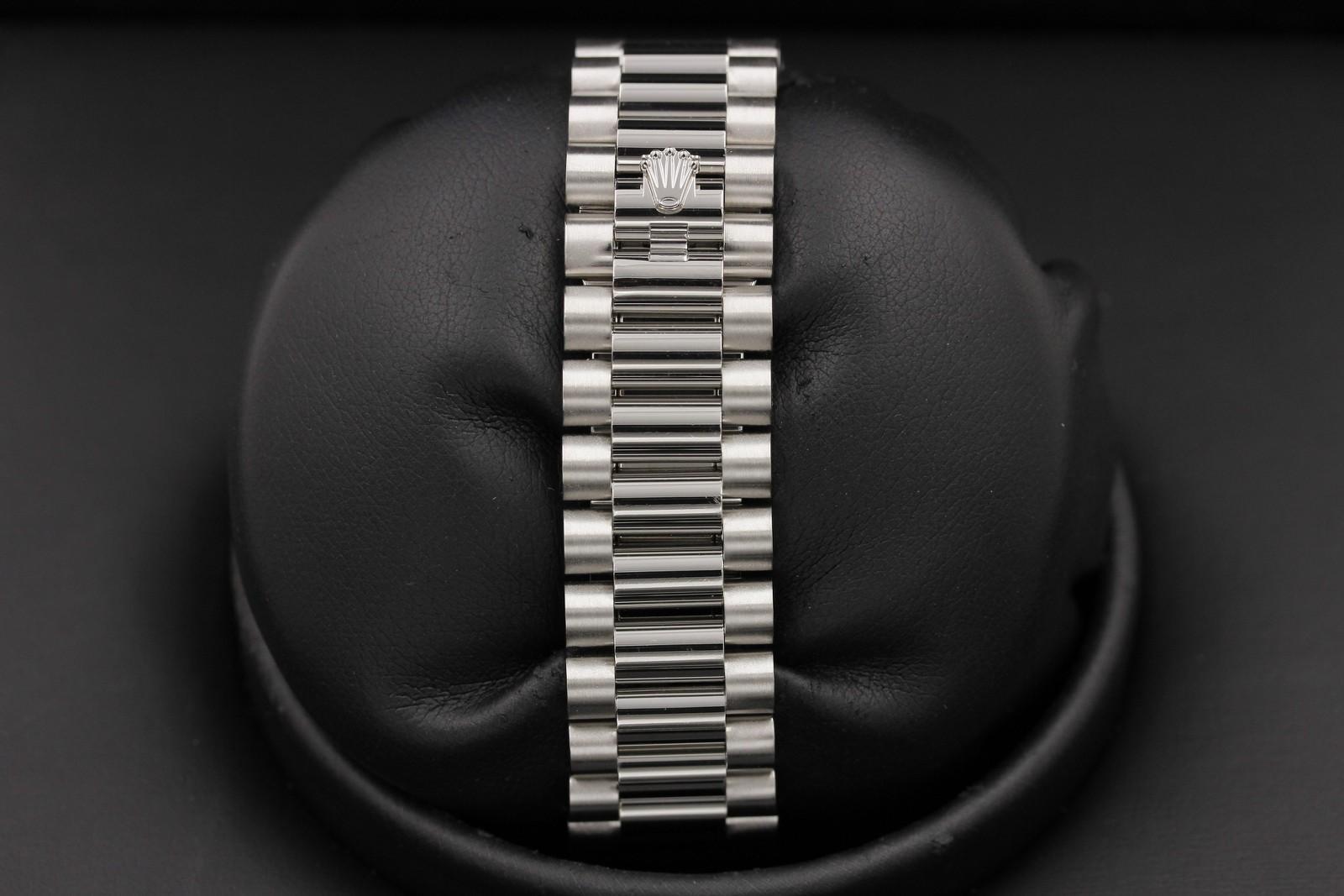 Watch Image 7