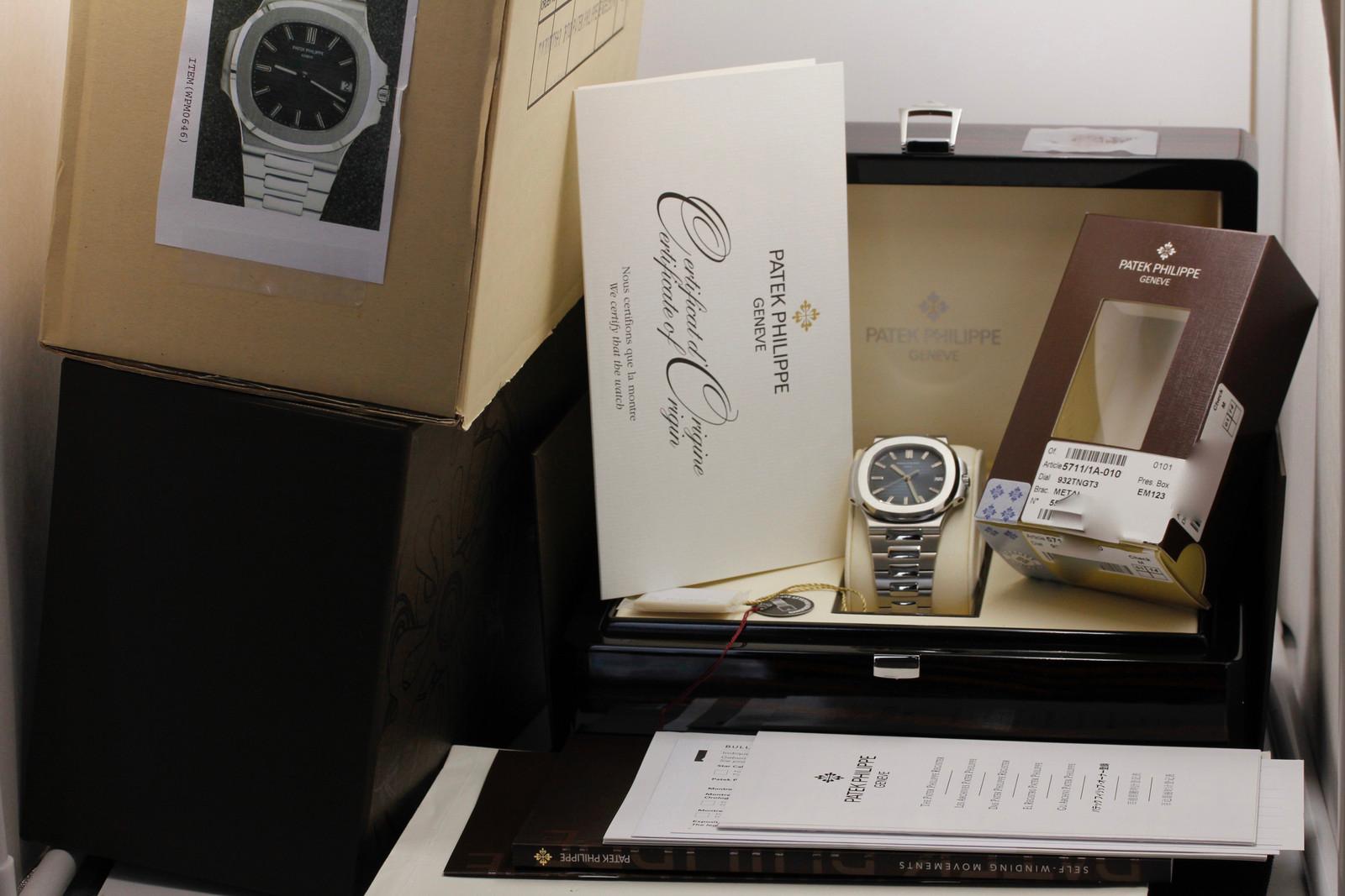 Watch Image 12