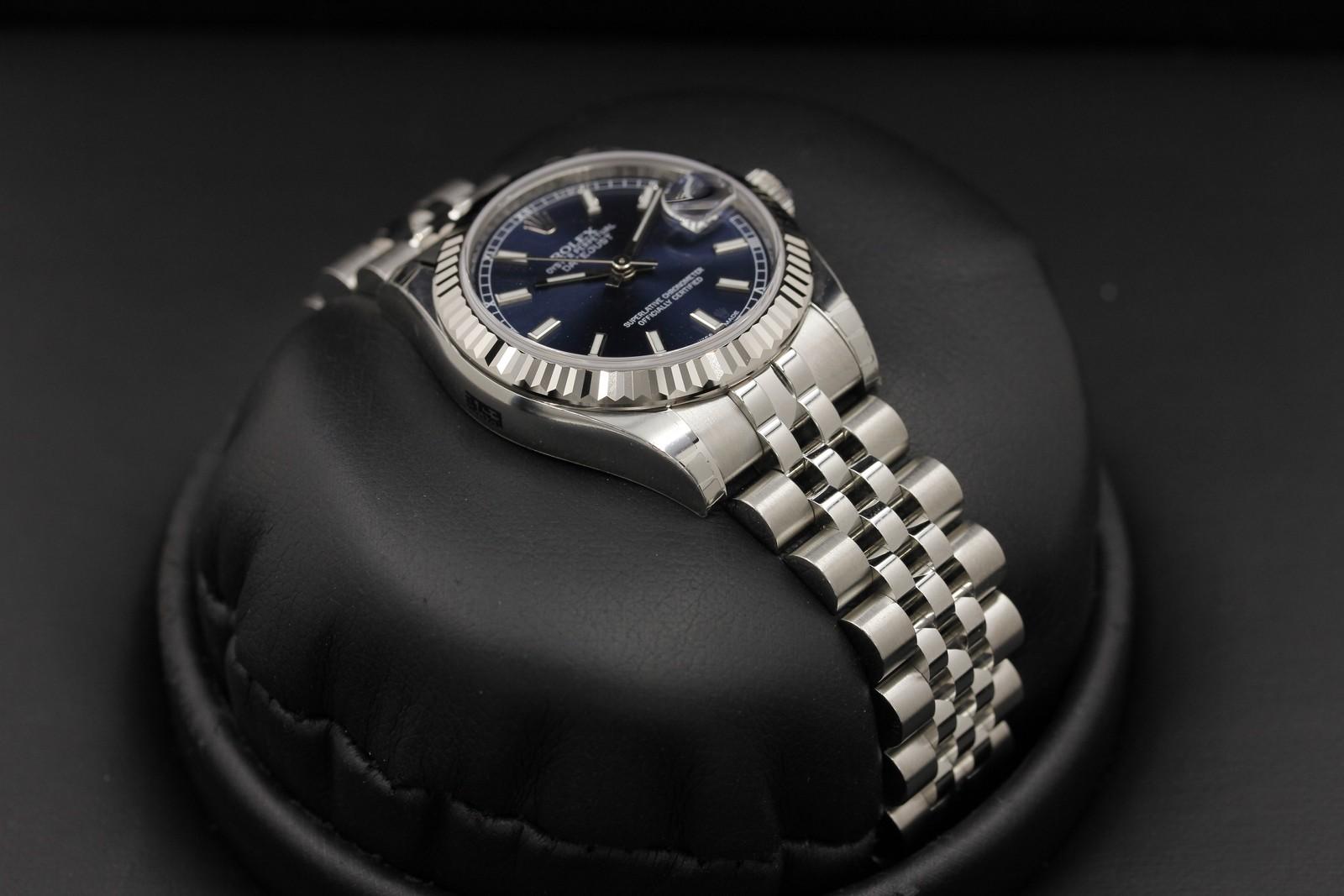 Watch Image 6