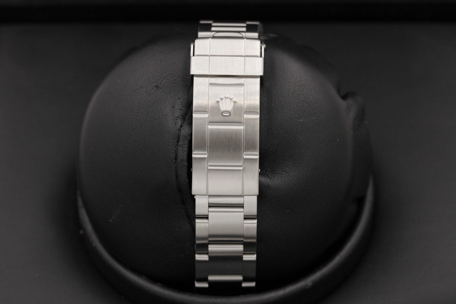 Watch Image 7