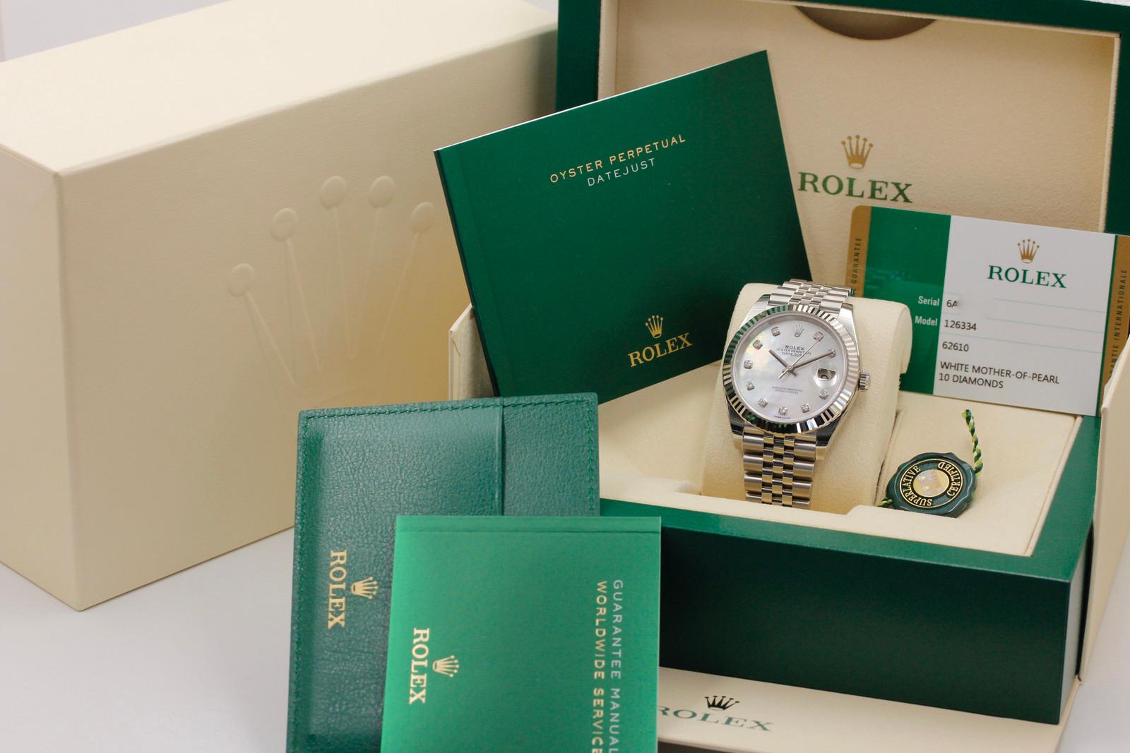 Watch Image 11