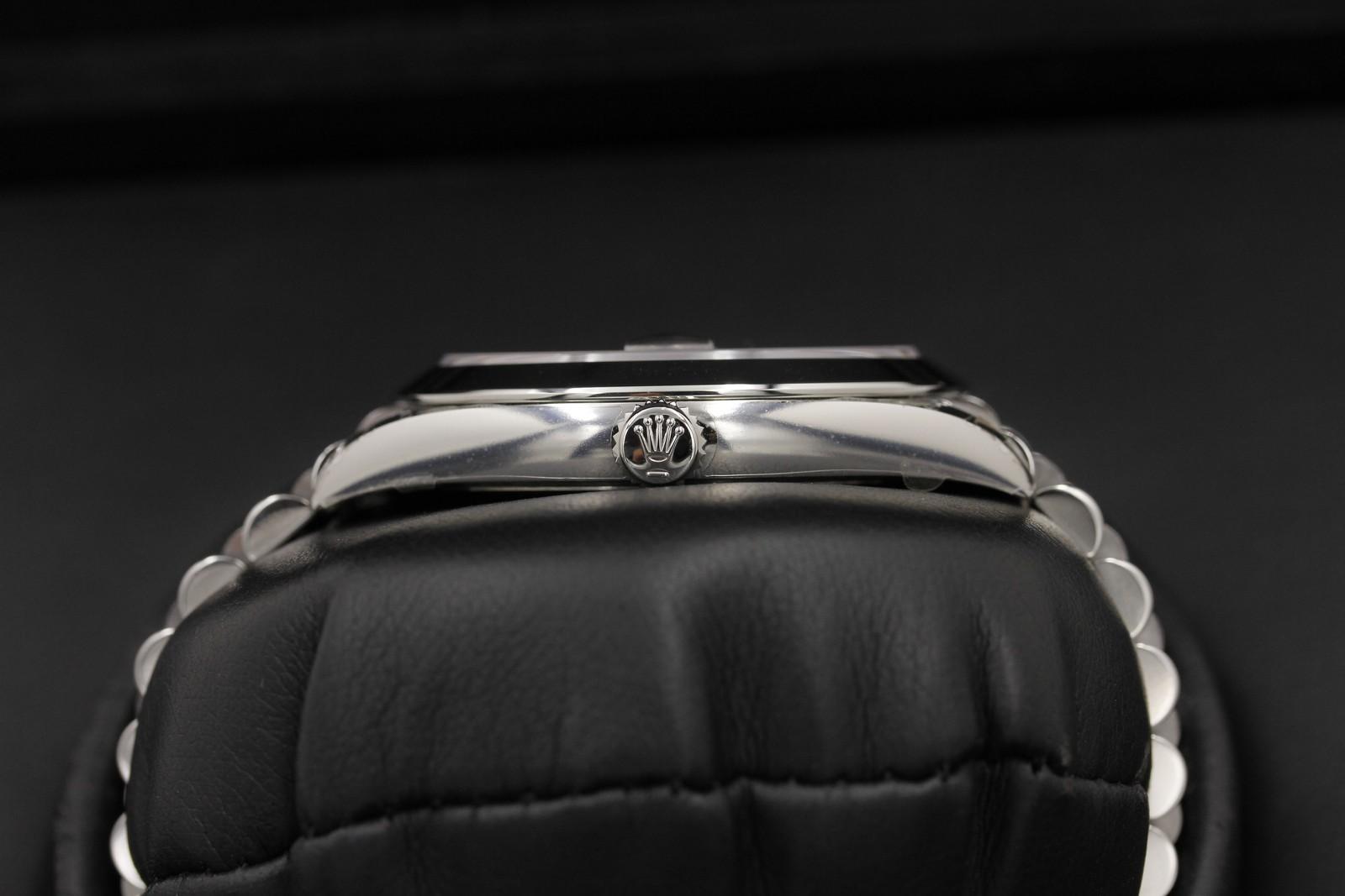 Watch Image 3