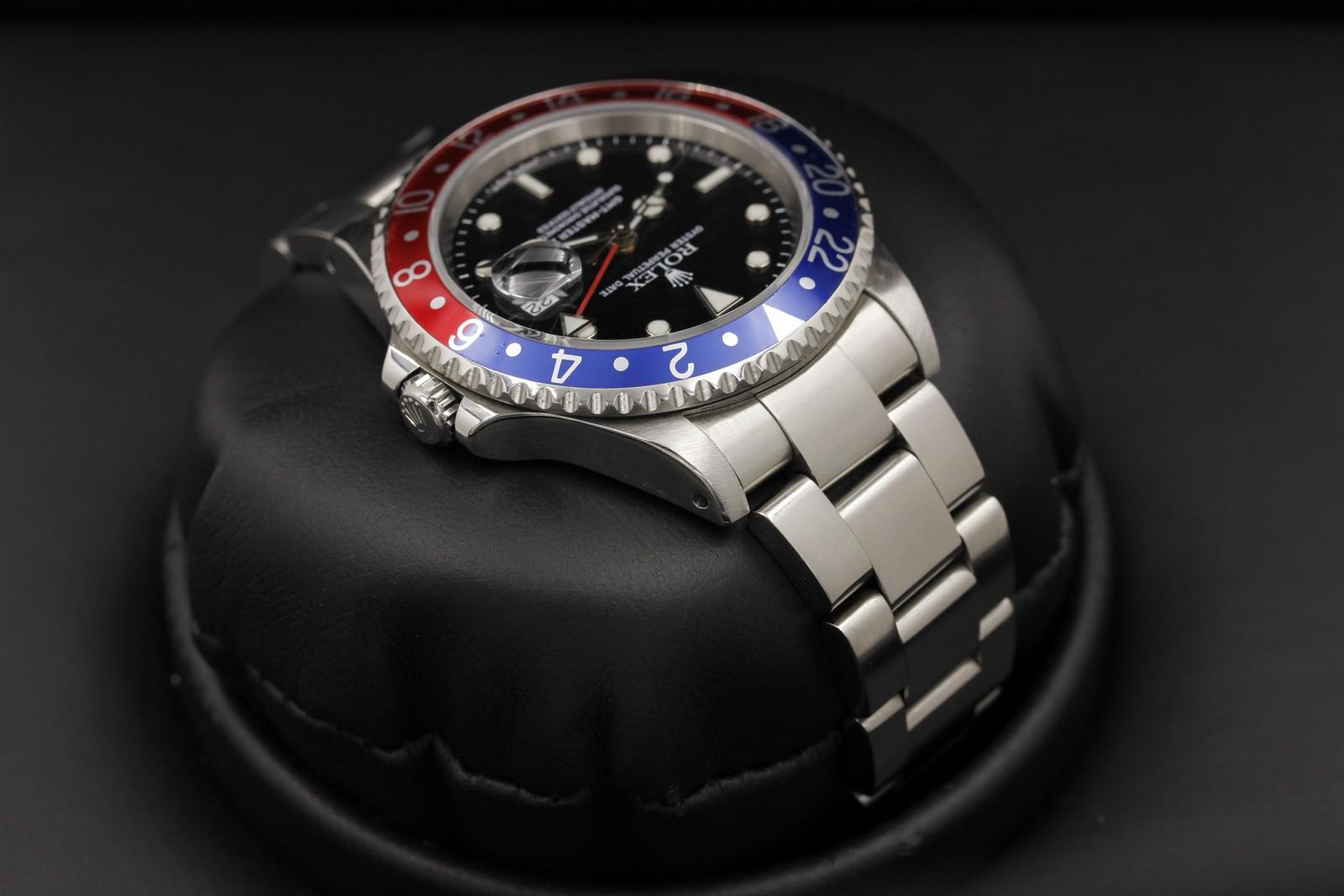 Watch Image 4